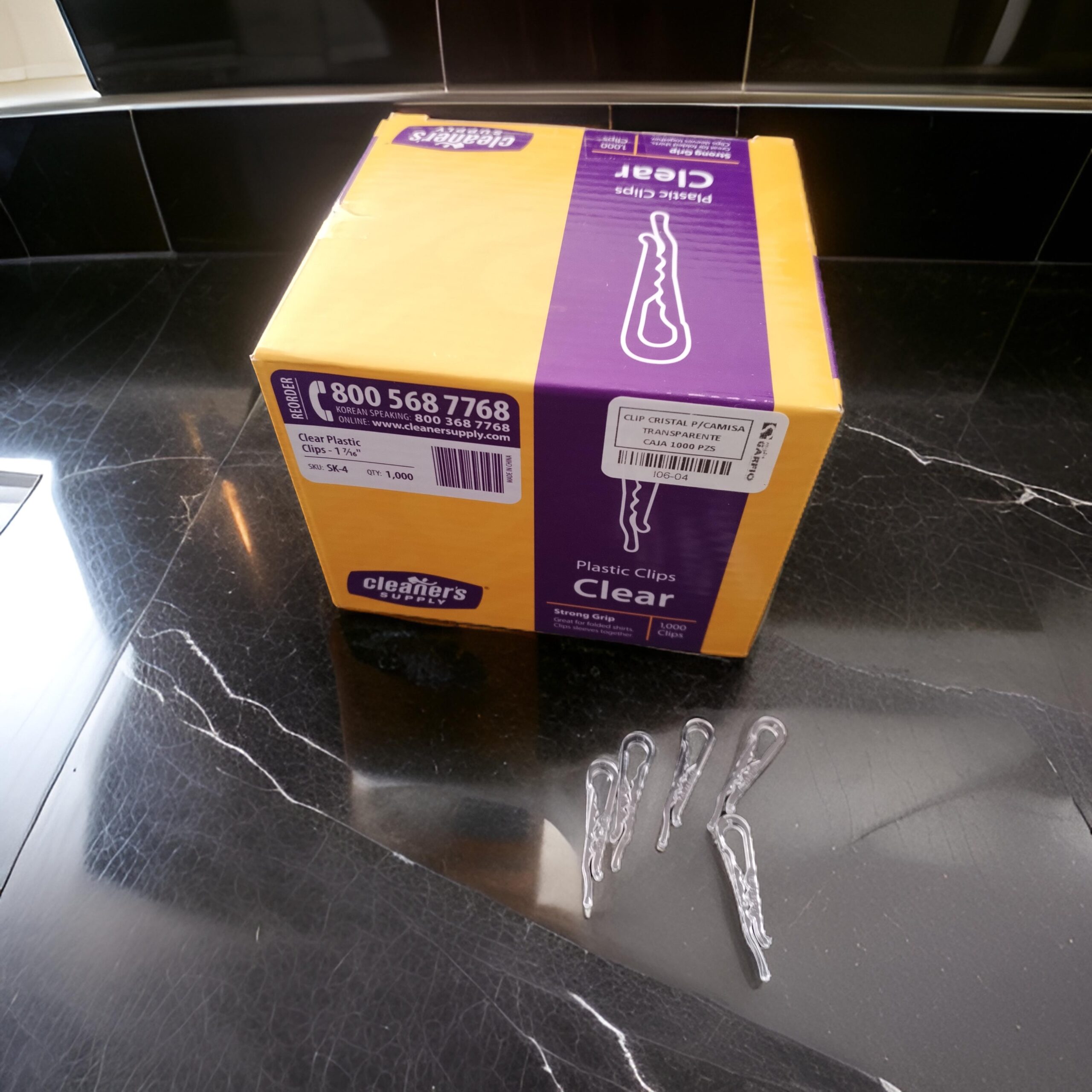 CLIP CRISTAL P-CAMISA TRANSP C 1000 P. I06-04 (3)