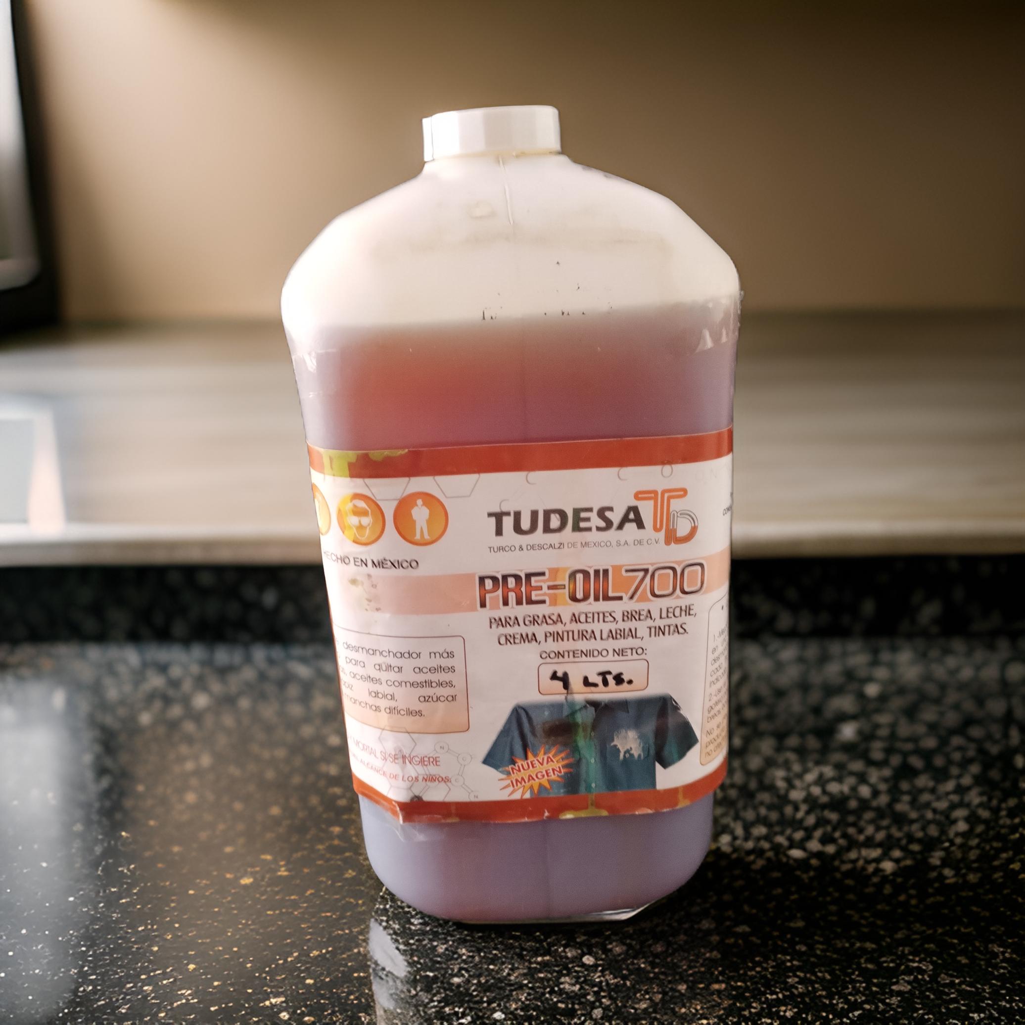 DESMANCHADOR PRE OIL 700 4 L. I10-05 (3)