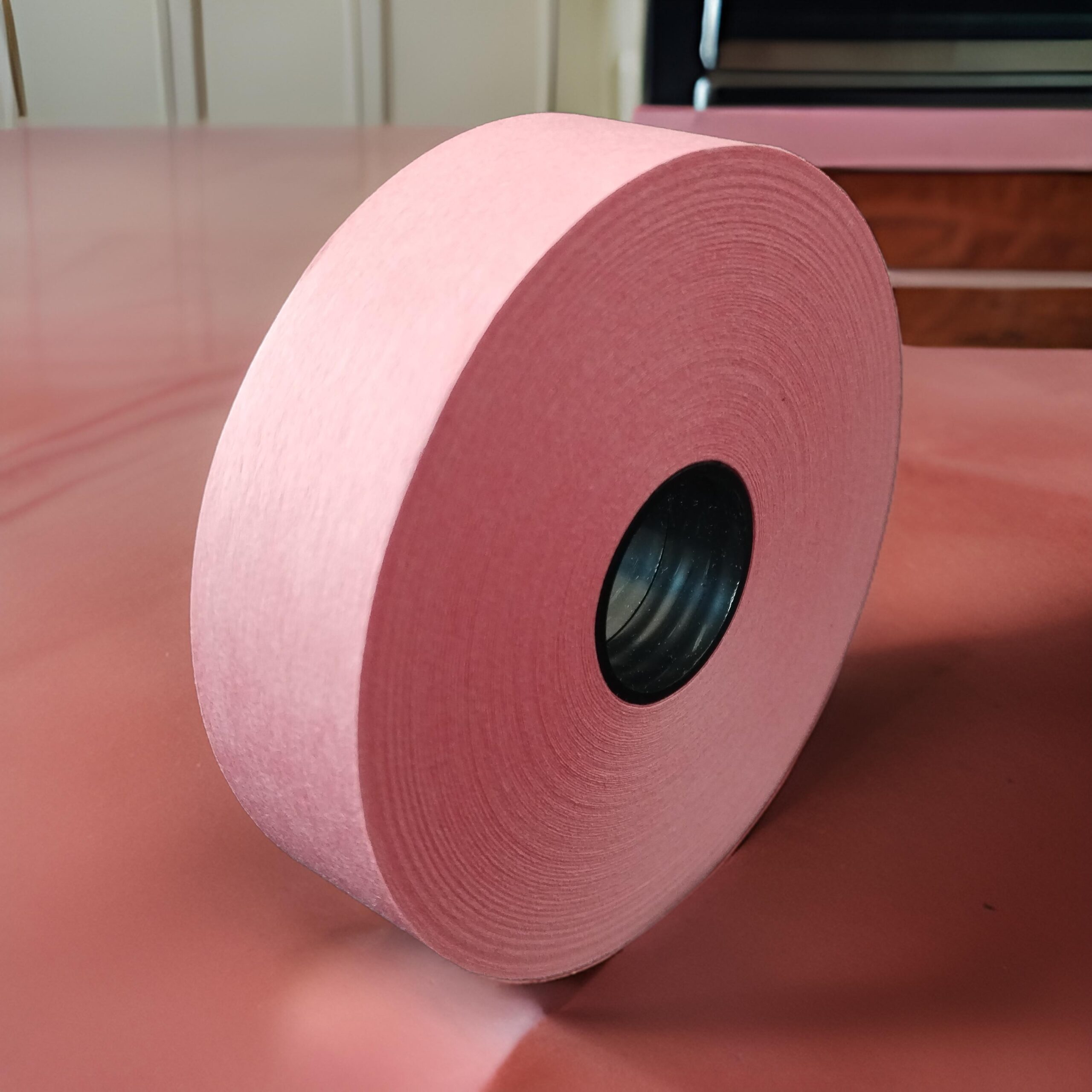 PAPEL PERMA FIBRA ROLLO 1 PULG. ROJO I21-10 (2)